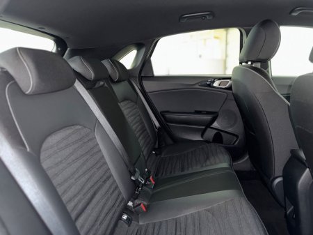 2025 Kia Ceed - thumbnail 5