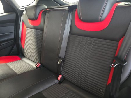 2016 Ford Focus - thumbnail 10