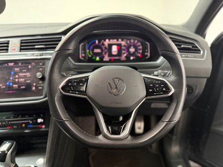 2023 Volkswagen Tiguan R-LINE TSI DSG €31,990 thumbnail