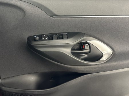 2023 Toyota Yaris CR LUNA**TOUCHSCREEN BLUETOOTH MEDIA**SEMI DIGITAL DASH**REVERSE CAMERA**PARKING SENSORS**MULTIFUNCTIONAL STEERING WHEEL**CRUISE CONTROL**KEYLESS START*8AUTO LIGHTS**AUTO WIPERS**ISOFIX** €26,795 thumbnail