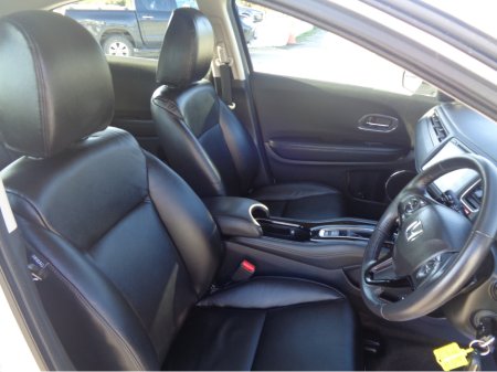 2018 Honda HR-V NEW NCT 2026, AUTO. VTEC, €270 TAX, LOW KMS. S./HISTORY. €20,999 thumbnail