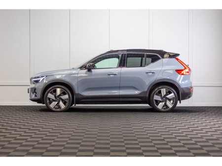 2023 Volvo XC40 - thumbnail 3