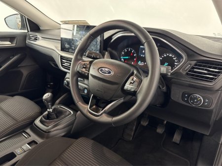 2023 Ford Focus TITANIUM 1.0T**MULTIFUNCTIONAL STEERING WHEEL**TOUCH SCREEN MEDIA DISPLAY**APPLE CARPLAY**BLACK CLOTH INTERIOR**SATNAV**KEYLESS START**BLACK CLOTH INTERIOR**FINANCE AVAILABLE** €23,495 thumbnail