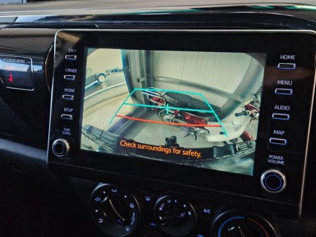 2024 Toyota Hilux - thumbnail 13