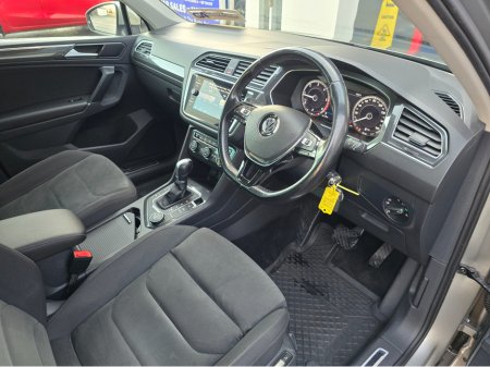 2018 Volkswagen Tiguan HIGH LINE-AUTOMATIC-4 MOTION-LOW MILEGE €23,450 thumbnail