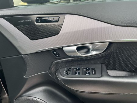 2023 Volvo XC90 - thumbnail 13