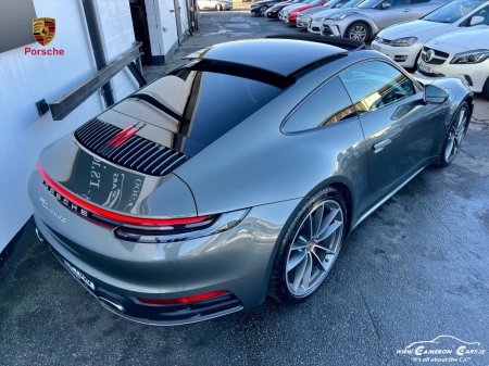 2020 Porsche 911 CARRERA 4SPEED Aventurine Green Metallic €144,950 thumbnail
