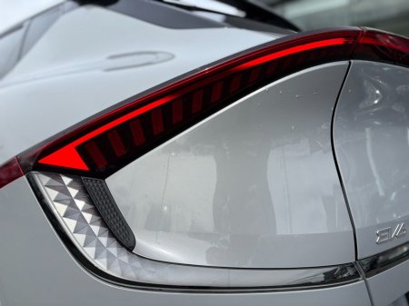 2025 Kia EV6 - thumbnail 13