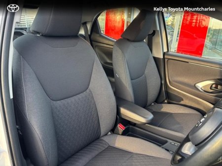 2024 Toyota Yaris YARIS 1.5 HYBRID LUNA thumbnail