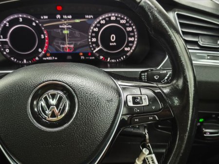 2017 Volkswagen Tiguan - thumbnail 32