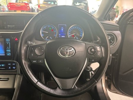 2017 Toyota Corolla 1.4 D-4D SOL 4DR €14,950 thumbnail
