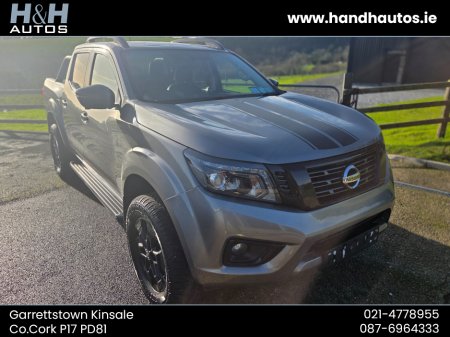 2019 Nissan Navara - view 2