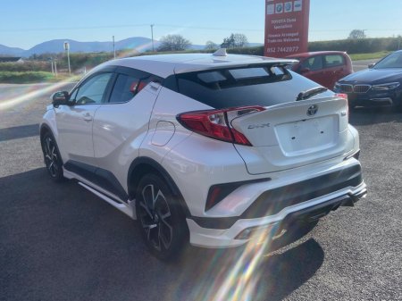 2017 Toyota C-HR - thumbnail 5