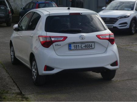 2018 Toyota Yaris - thumbnail 4