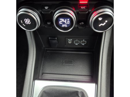 2022 Renault Captur 1.0 TCe 90 DFull Iconic €19,999 thumbnail