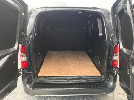 2019 Vauxhall Combo - thumbnail 39