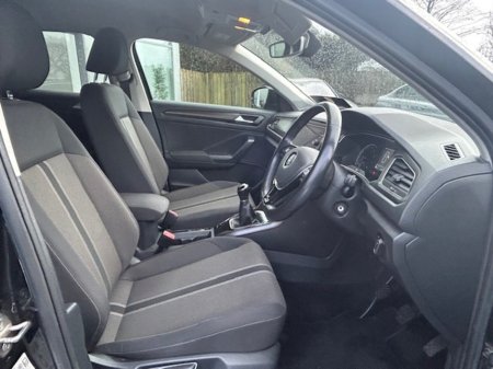 2019 Volkswagen T-Roc 1.0 TSI 115bhp Design €18,495 thumbnail