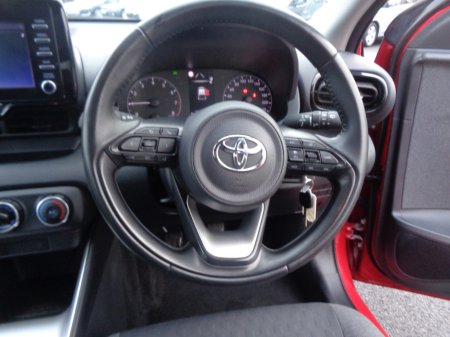 2022 Toyota Yaris 1.0 Luna 4DR thumbnail