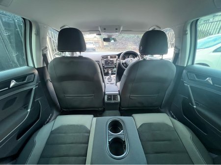 2017 Volkswagen Golf DBA-6RCJZ €16,500 thumbnail