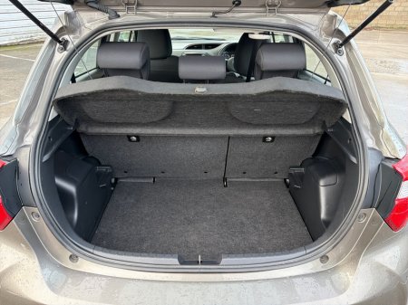 2018 Toyota Yaris 1.0 5DR LUNA // REAR CAMERA // BLUETOOTH // ALLOY WHEELS // FULL WARRANTY €15,945 thumbnail