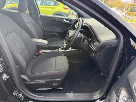 2019 Ford Focus - thumbnail 13