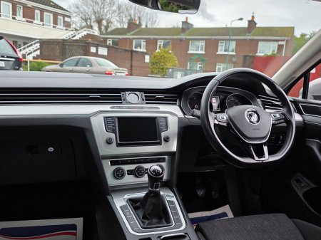 2016 Volkswagen Passat 1.6 TDI 120HP Comfortline €13,450 thumbnail