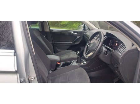 2023 Volkswagen Tiguan - thumbnail 10