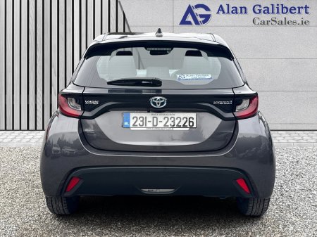 2023 Toyota Yaris 1.5 HYBRID LUNA  AUTO €18,995 thumbnail