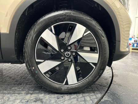 2026 Volvo EX40 - thumbnail 5