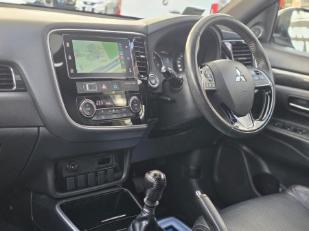 2019 Mitsubishi Outlander OUTL 4WD MT BLACK LINE 4DR €25,950 thumbnail