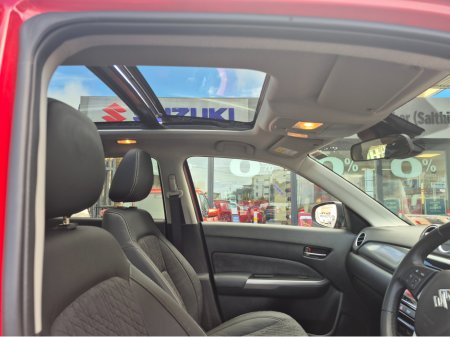 2024 Suzuki Vitara - thumbnail 2
