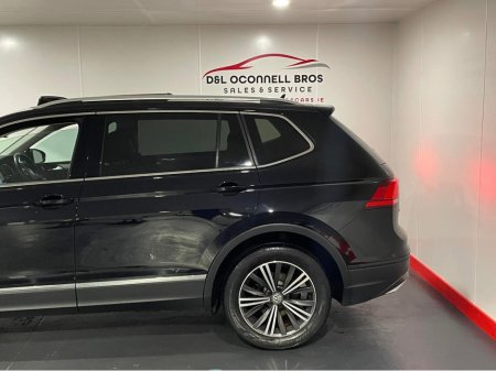 2018 Volkswagen Tiguan Allspace CL 2.0 TDI MANUAL 6SPEED FWD 150HP 5DR €22,900 thumbnail