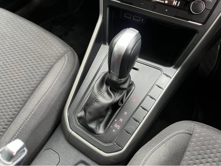 2018 Volkswagen Polo COMFORTLINE AUTOMATIC 1.0 PETROL //REVERSE CAMERA//CARPLAY// €14,950 thumbnail