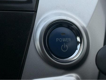 2014 Toyota Prius Alpha - thumbnail 17