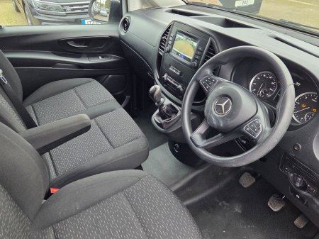 2021 Mercedes-Benz Vito - thumbnail 10