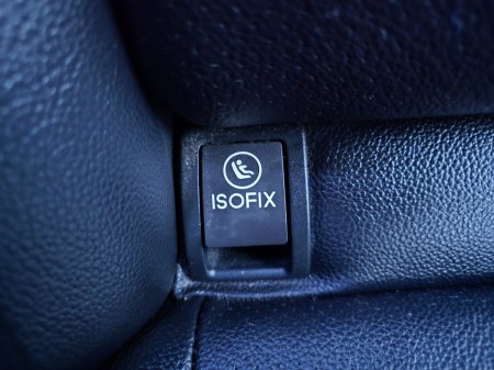 2015 Mercedes-Benz C Class - thumbnail 22