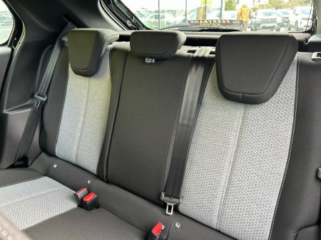 2026 Opel Corsa ELEGNCE 1.2 75HP S/S 4DR thumbnail