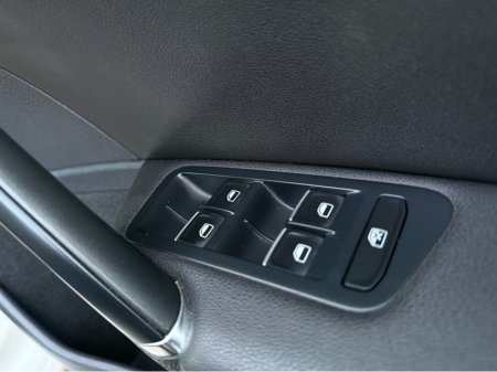 2014 Volkswagen Golf - thumbnail 19