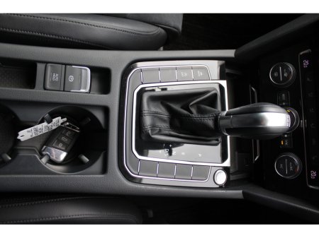 2018 Volkswagen Passat - thumbnail 14