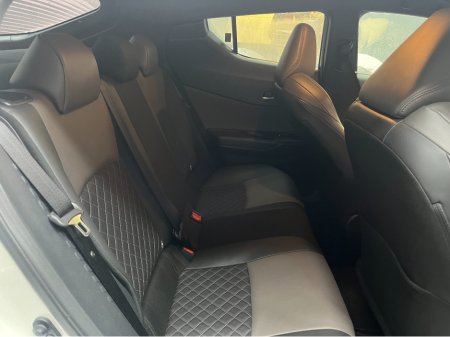 2020 Toyota C-HR €21950 2020 TOYOTA C-HR G 1.8 AUTOMATIC / REVERSE CAMERA / HEATED SEATS / CRUISE CONTROL €21,950 thumbnail