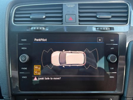 2020 Volkswagen Golf E Golf Elec 136PS 5DR Auto €15,950 thumbnail