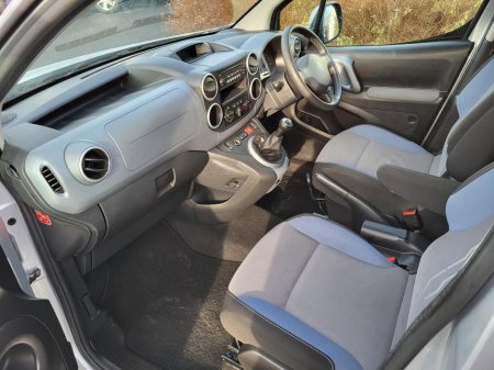 2013 Peugeot Partner 1.6 HDI TEPEE S 92PS 5 SEATS 5DR 92 €11,995 thumbnail