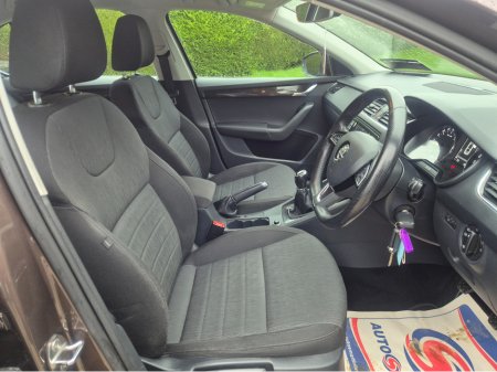 2017 Skoda Octavia - thumbnail 6