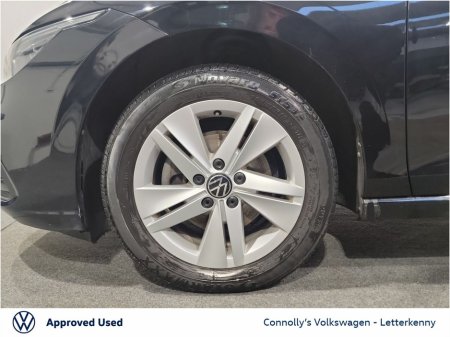 2024 Volkswagen Golf 2.0 TDI 115HP Life €29,450 thumbnail