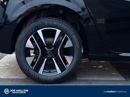 2026 Peugeot 208 - thumbnail 17