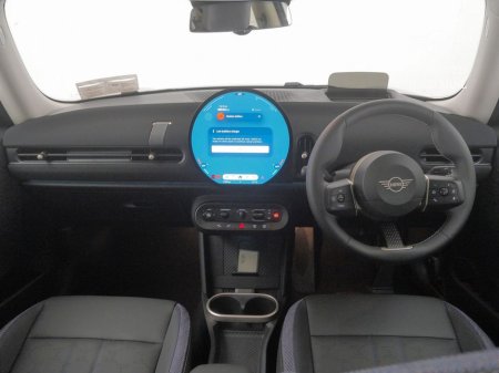 2025 MINI Hatch Cooper C 3 Door €39,900 thumbnail