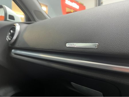 2020 Audi A3 €21950! 2020 AUDI A3 SPORT TFSI  1.4 / CRUISE CONTROL / REVERSE CAMERA / ELECTRIC HEATED SEATS AND MORE €21,950 thumbnail