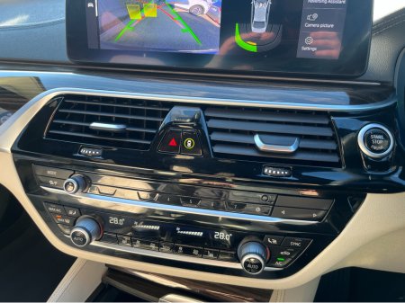 2021 BMW 5 Series - thumbnail 16