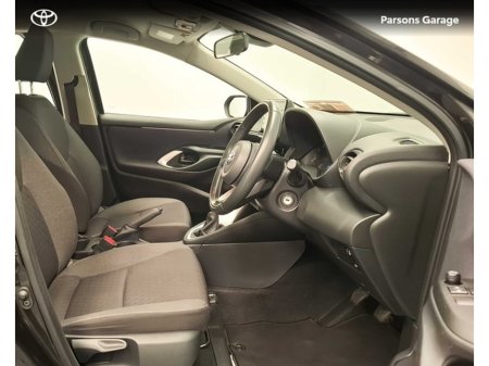 2024 Toyota Yaris - thumbnail 8