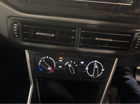 2022 Volkswagen Taigo LIFE 1.0 TSI 95BHP MANUAL 5SPEED 5DR €19,750 thumbnail